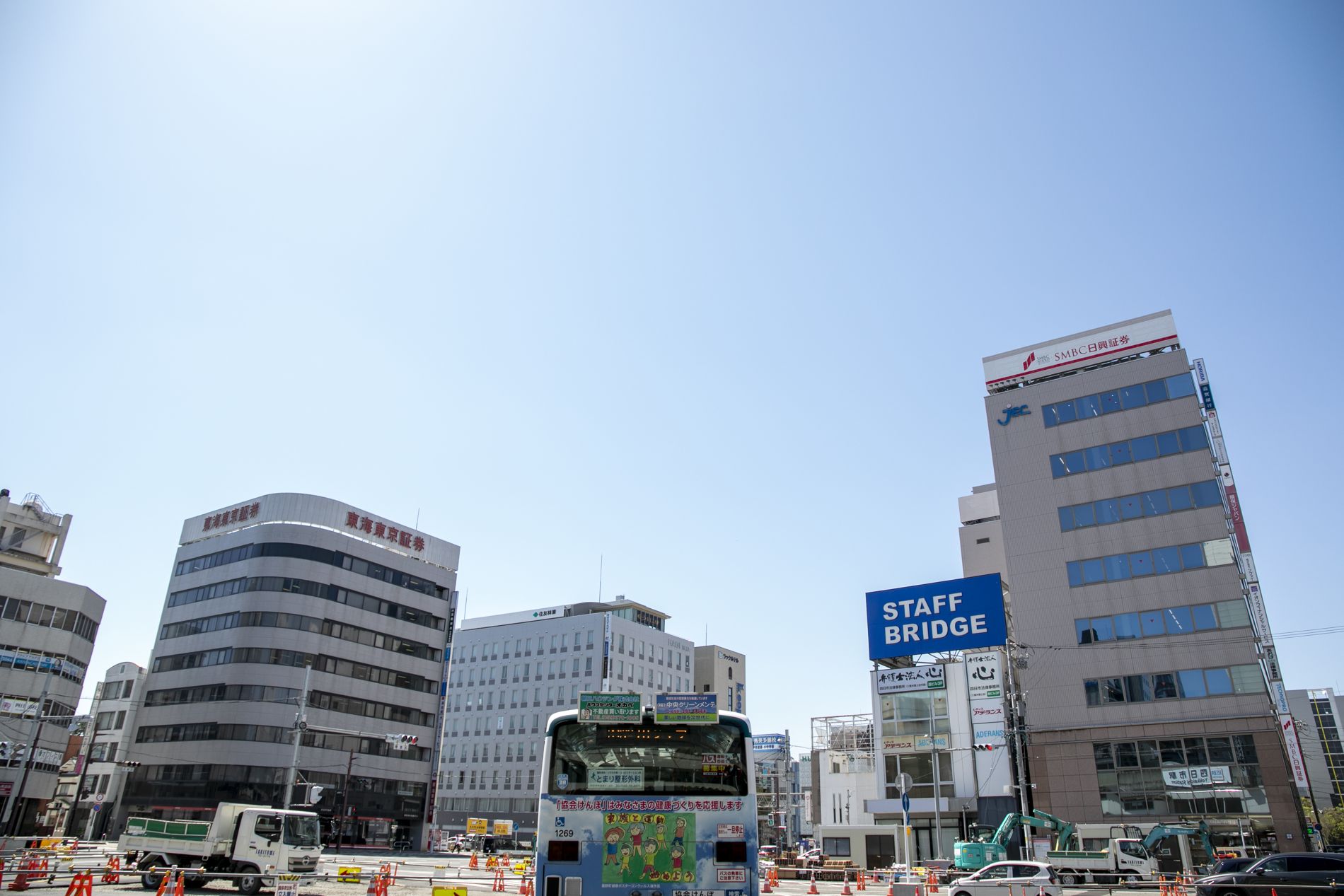 近鉄四日市駅前の通り